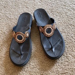 Crocs flip flops / sandals